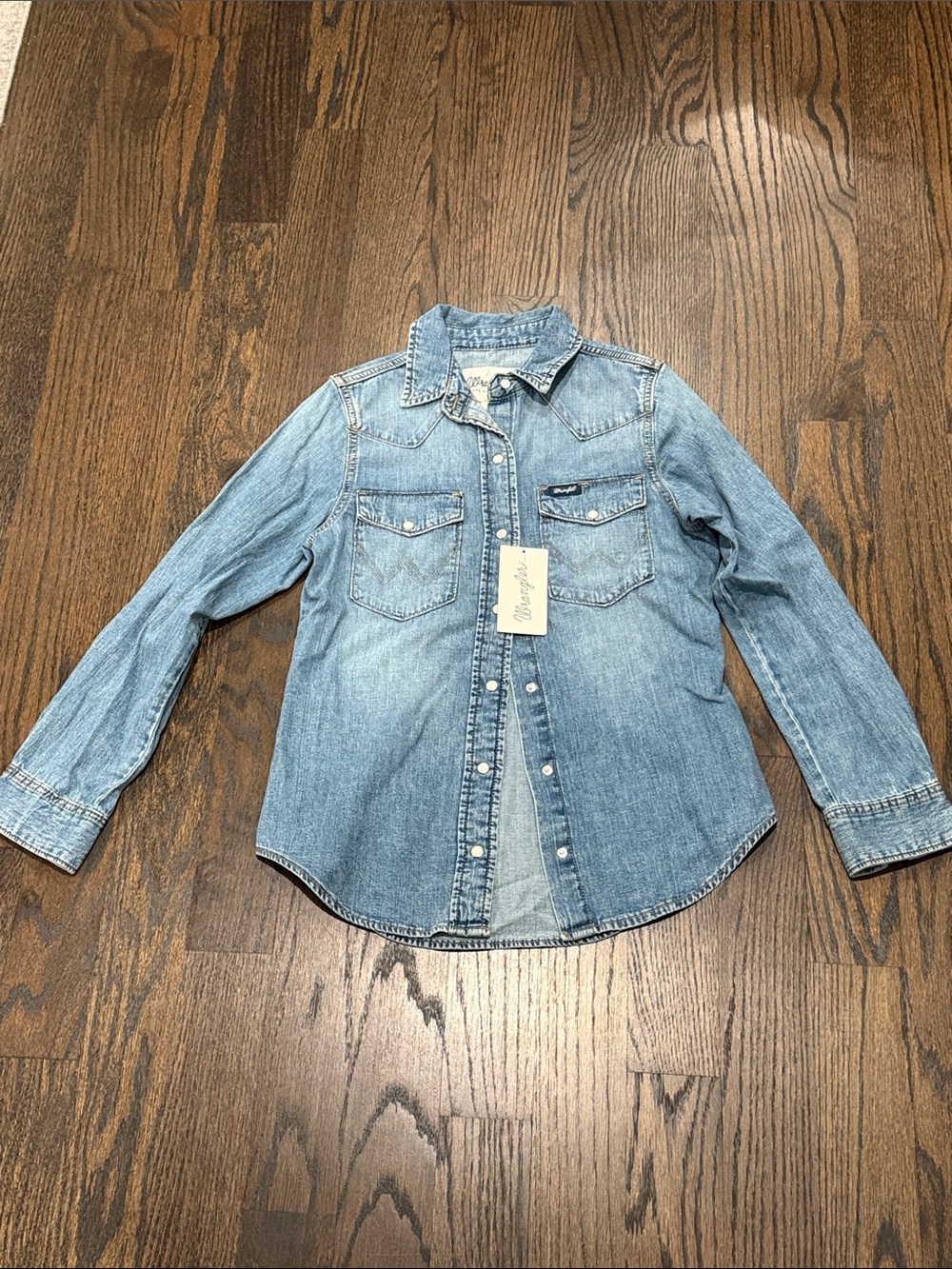 NWT Wrangler Iconic Western Snap Demin Shirt - Picture 4 of 7